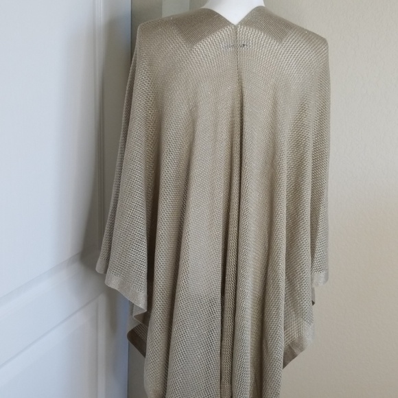 Calvin Klein cape - Picture 4 of 7